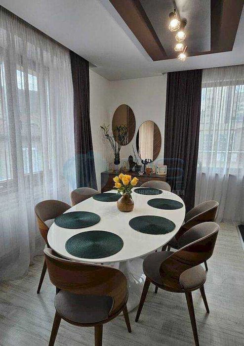 Продава се Мезонет в Шумен, Център - 400 кв.м за 838 €/кв.м - Снимка #3