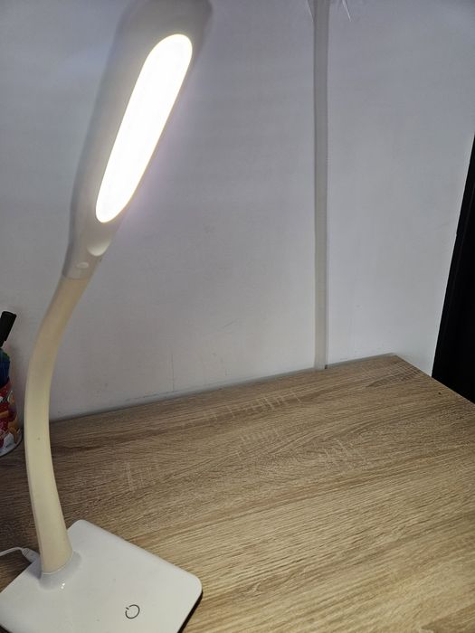 Lampa  led de birou