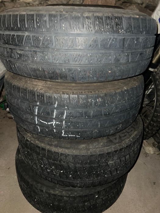 Jante cu cauciuc 215-70-15C