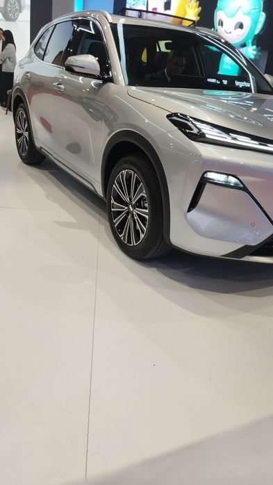 Byd Song Plus konkurent Geely EX5 Hybrid