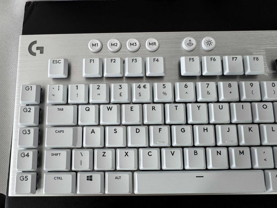 Клавиатура геймърска механична Logitech G815