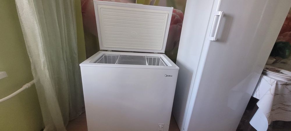 Морозильный ларь Midea 82×85х54 см, в хорошем сосТОЯНИИ
