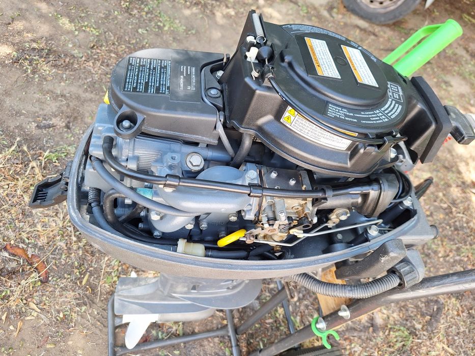 Barca YAMAHA + motor YAMAHA 8 cp