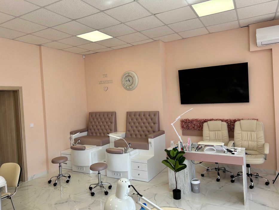 стол за педикюр  станция професионален с хидромасаж от производител