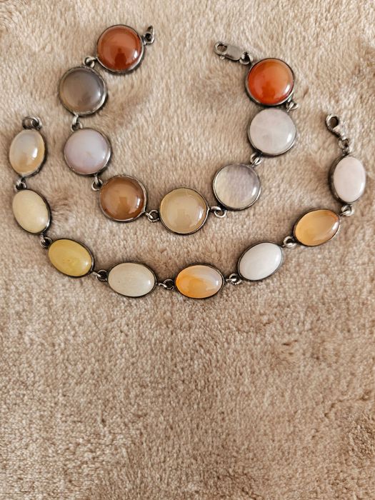 Сребърна гривна с ахати и планински кристал