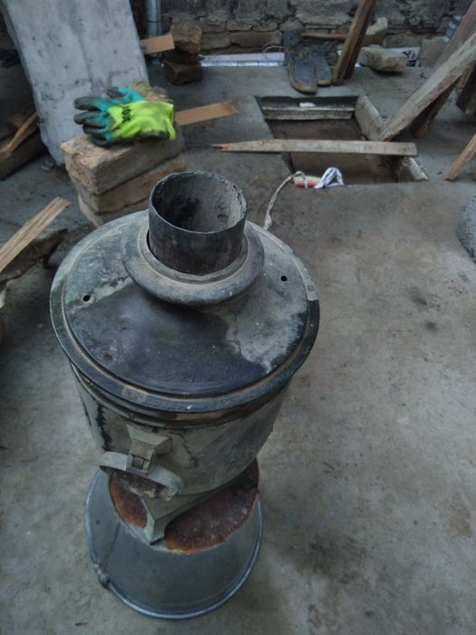 Qadimiy samoar choynak