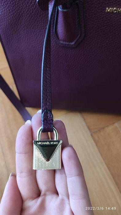 Дамска чанта Michael Kors, модел Mercer