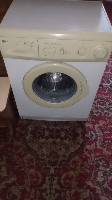 Продам стиральную машинку lg