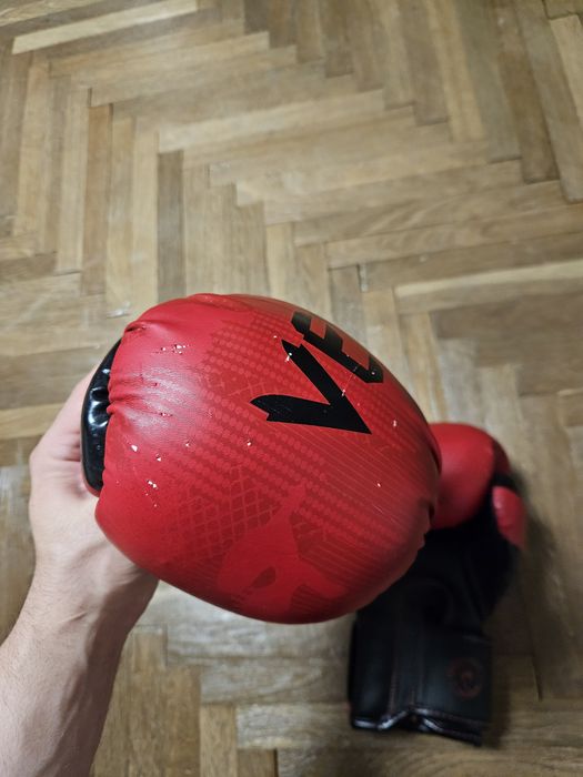 Manusi Venum Elite
