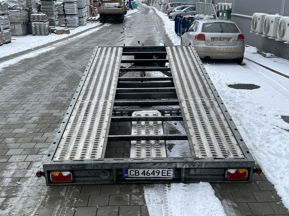 Самосвална платформа под наем