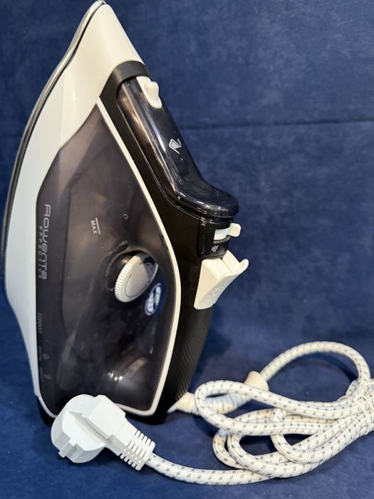 Парна ютия Rowenta Effective