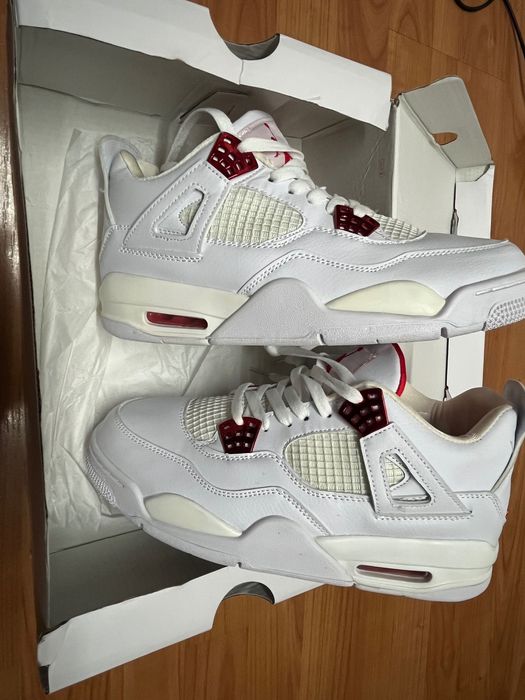 Jordan 4 mărimea 43