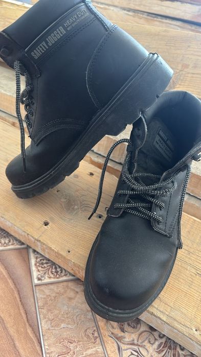Продам летние спец ботинки