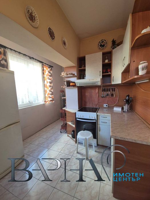 Дава се под наем Двустаен апартамент в Варна, Център - 50 кв.м за 353.94 € - Снимка #1
