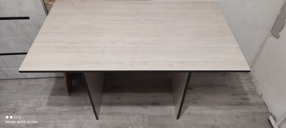 Продам стол и два стула