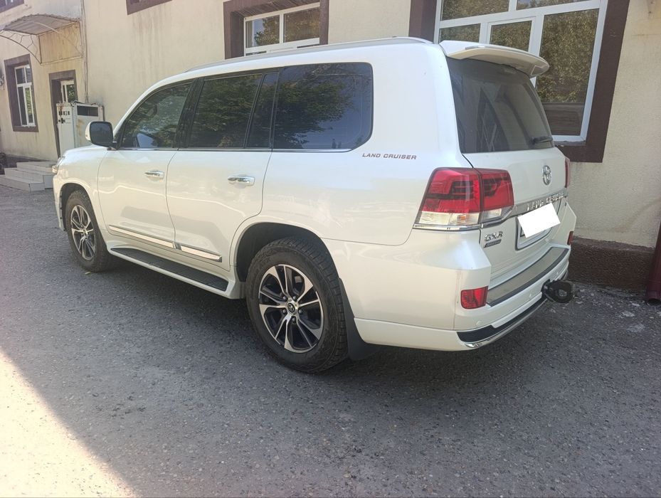 TOYOTA Land cruiser 200