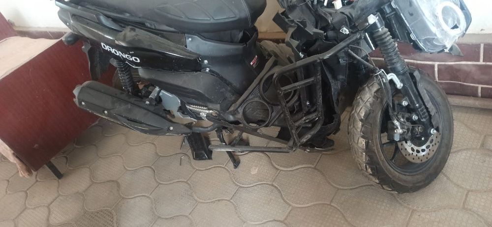 Скутер Drongo целиком для запчастей
