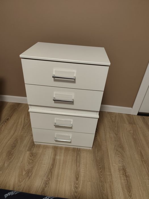 Нощно шкафче 2 бр.