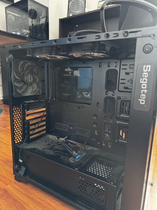 Carcasă Segotep SG-K7 – gaming, aspect modern, airflow bun