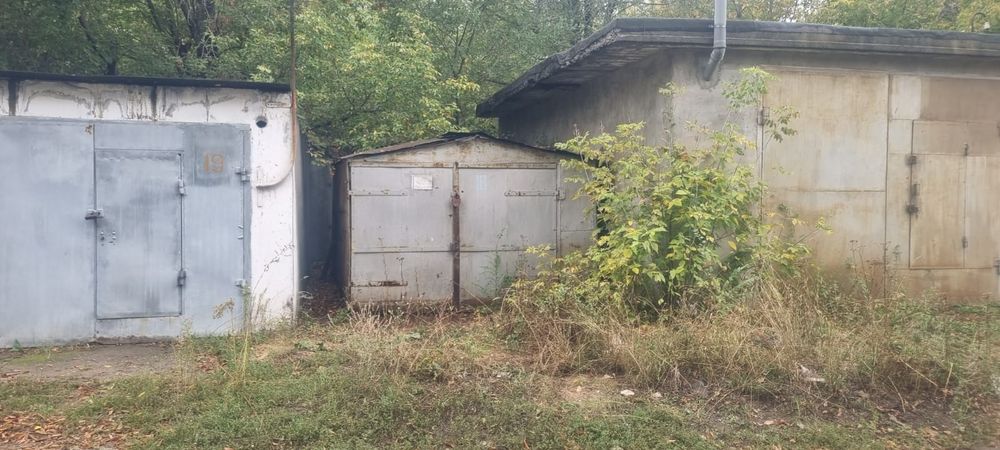 Продам гараж,во 2 обществе.