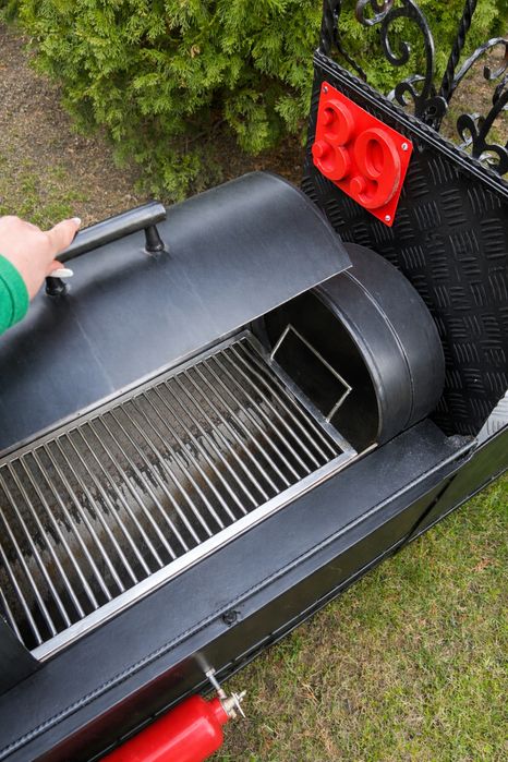 Gratar Locomotiva metalic-Perfect pentru gradina si petreceri!