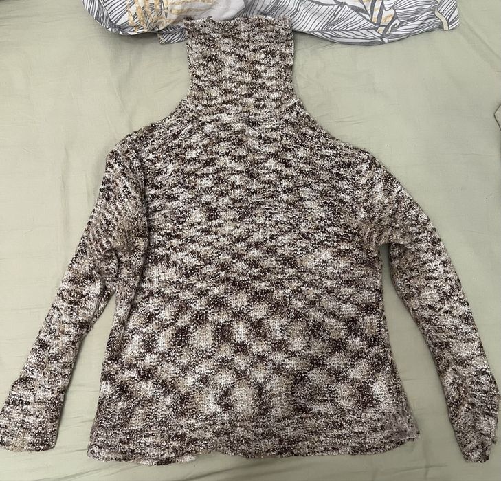 Свитер с высоким горлом