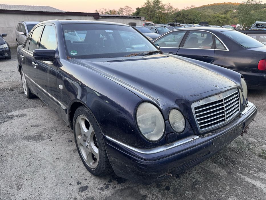 Мерцедес е200 136кс 1999г На Части