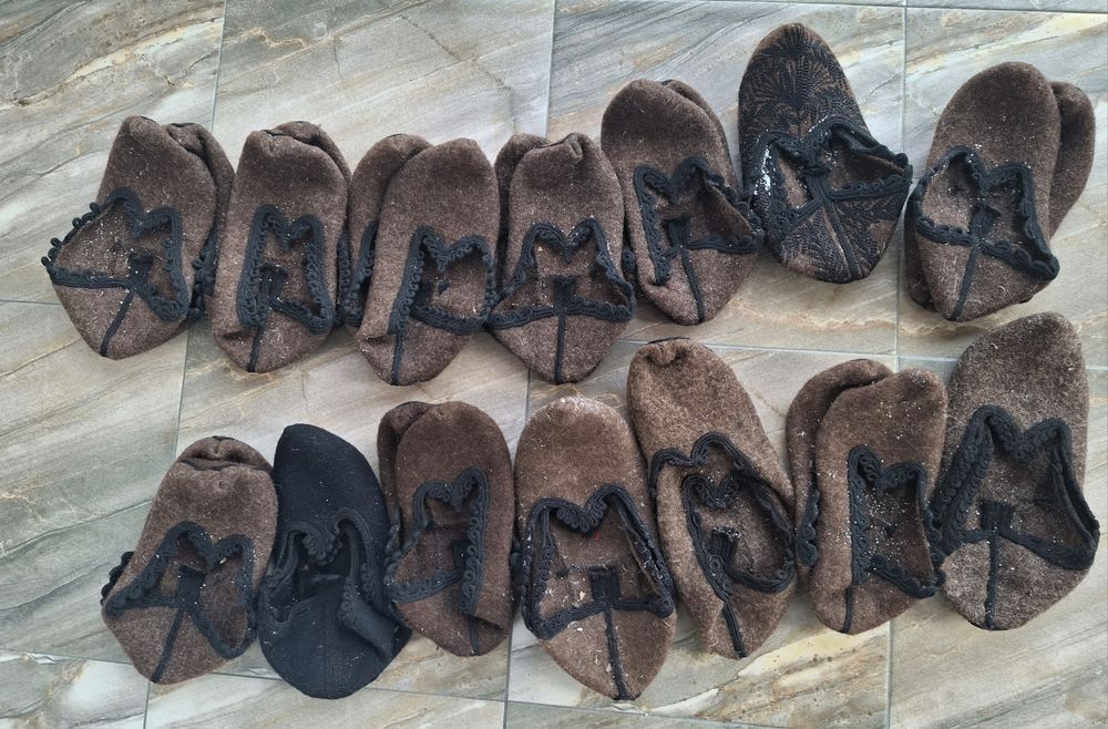 Родопски мъжки и дамски терлици, плетени чорапи