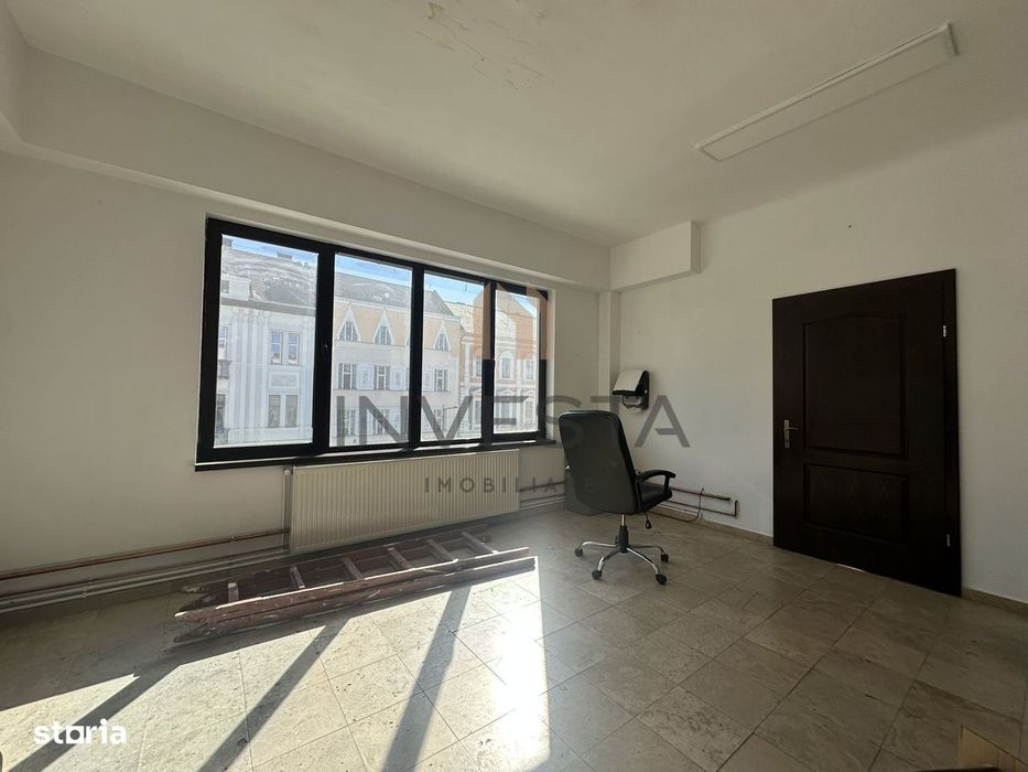Apartament 4 camere 115 mp Ultracentral etaj intermediar pe Eroilor!