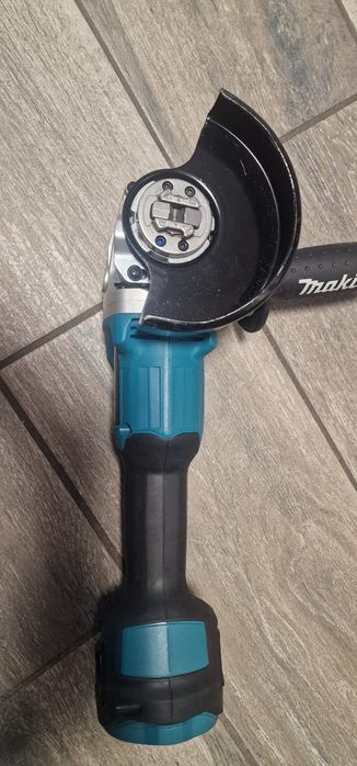 акумулаторен ъглошлайф Makita DGA521