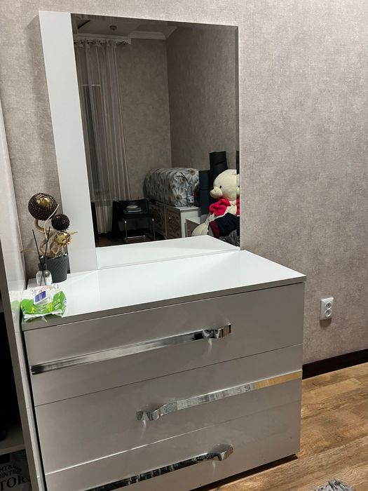 Продается спальная гарнитура