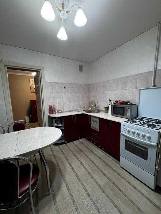 Продам 2х комн кв 11мкр закрытый двор