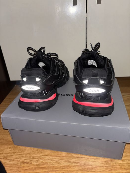 Balenciaga track led 43