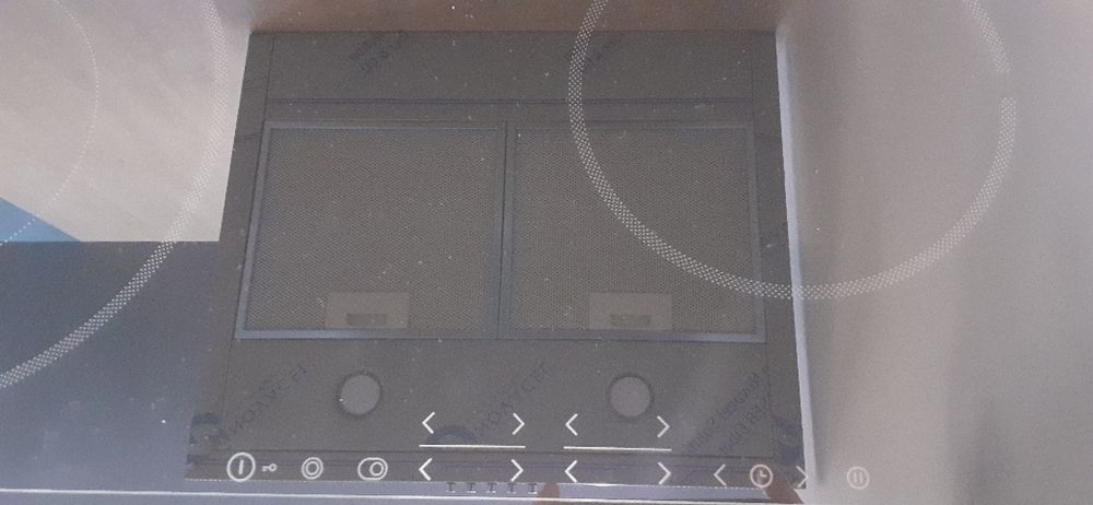 Стъклокерамичен плот Gorenje, функциониращ, със счупено стъкло,