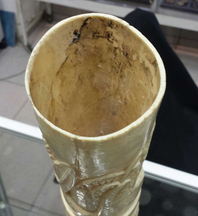 Стара Ваза от Слонова Кост 997 грама