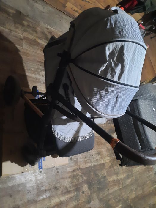 Коляски срочно продам