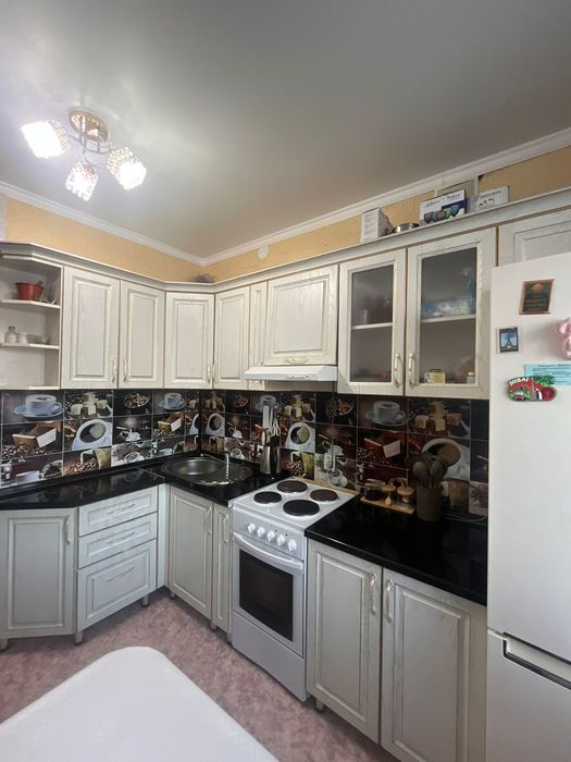 Кухонный гарнитур продам