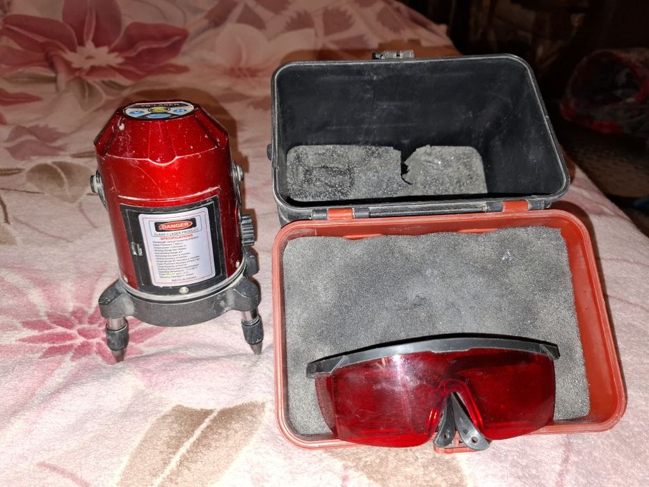 Лазерный нивелир - уровень