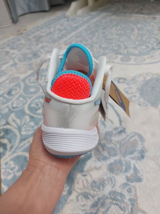 Кроссовки Asics metarise