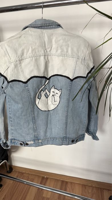 Doua geci de blugi pictate manual