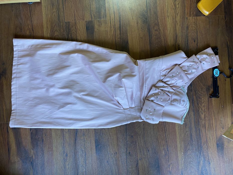 Vand rochii evenimente