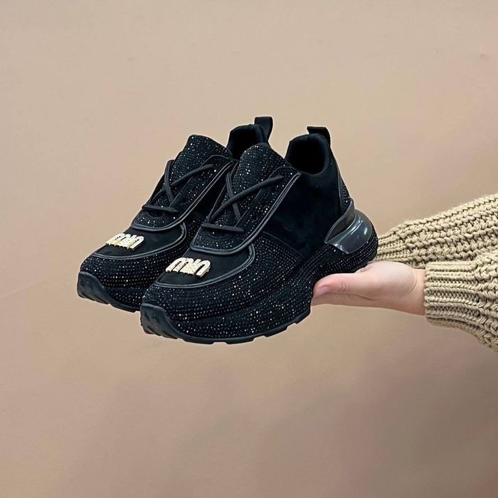 Model nou msrimi 36-40 
280 lei