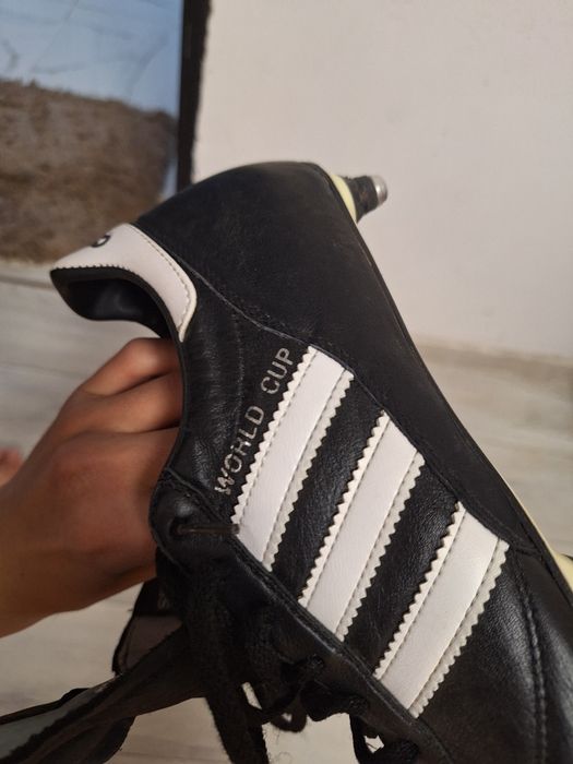 Vând ghete de fotbal profesionale(world cup)din piele