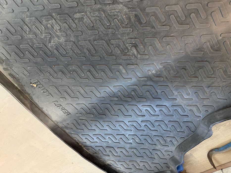 Корвик для багажника камри 40