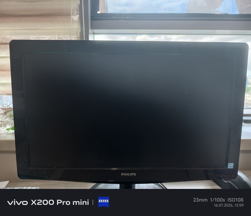 Монитор размером 18,5"