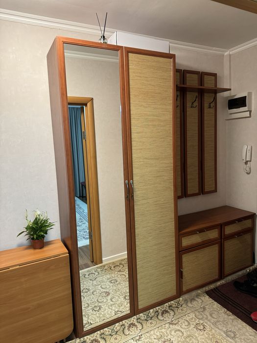 Продам прихожую.