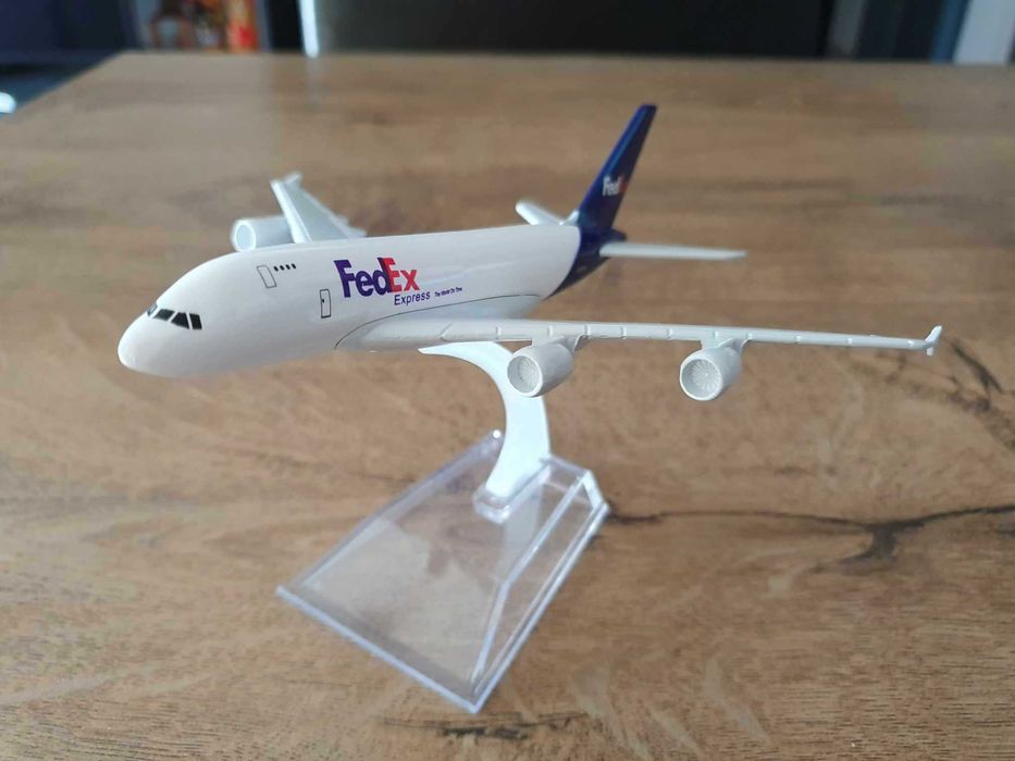 Macheta metalica de avion curierul FedEx | Perfect pt cadou