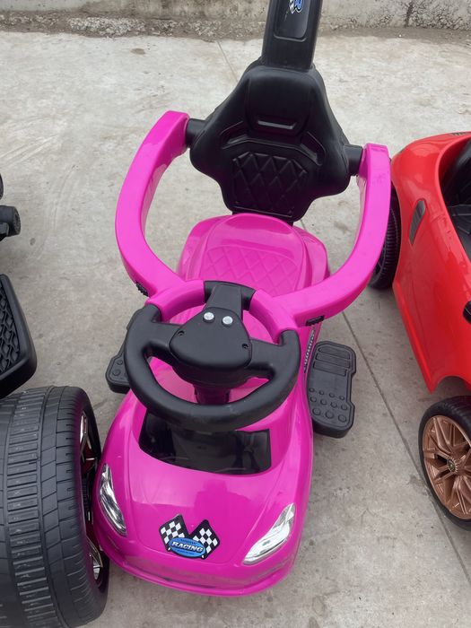 Masinuta de impins Chipolino Turbo Pink cu maner si claxon