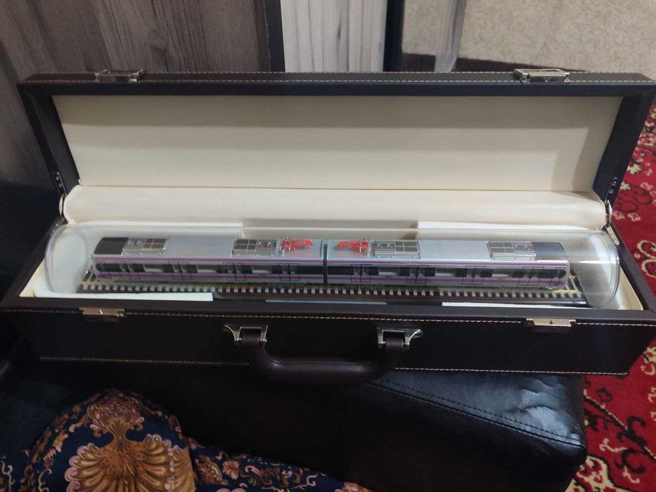 Продаю классный макет вагона метро