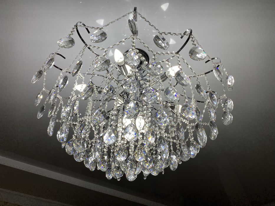 Люстра в отличном состоянии